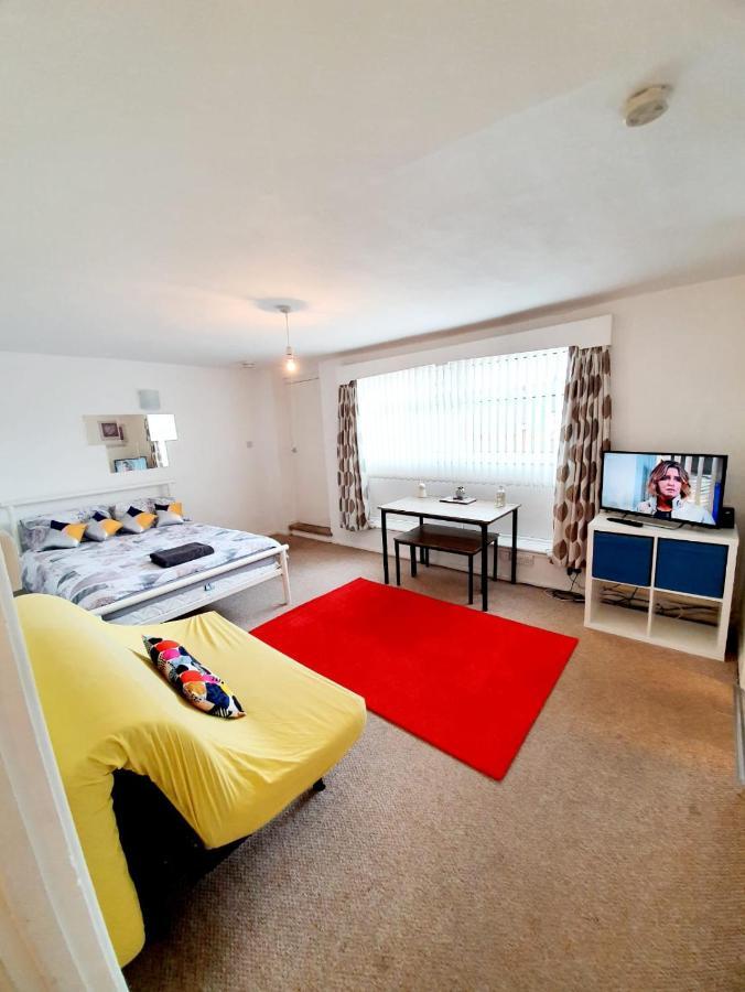Rayleigh Town Centre 2 Bedroom Apartment Exterior foto